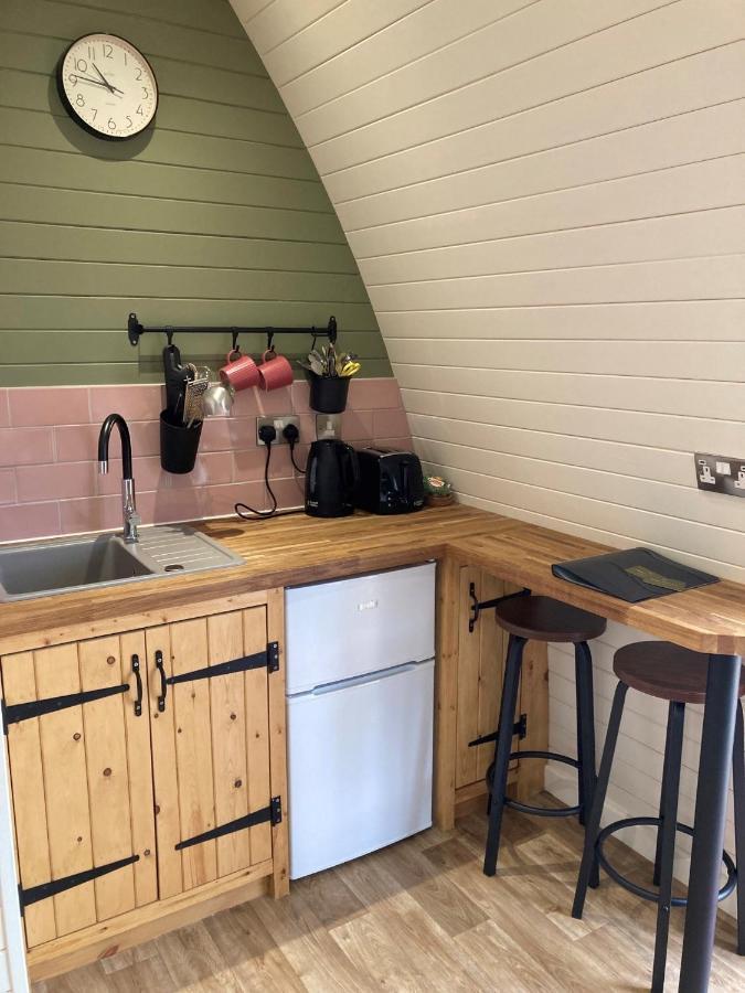 蒙哥马利 Delor - Bryntalch Glamping Pods酒店 外观 照片