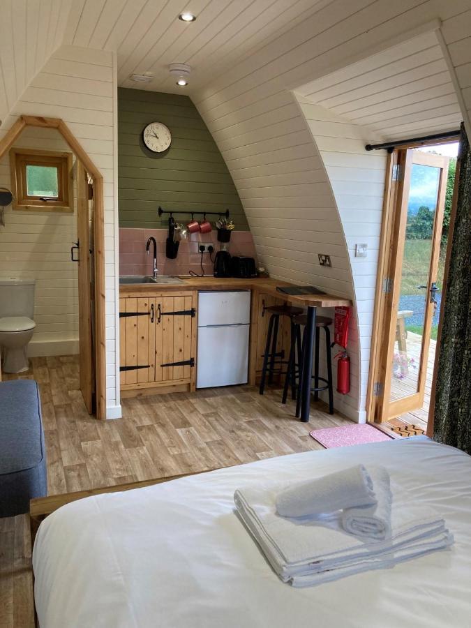 蒙哥马利 Delor - Bryntalch Glamping Pods酒店 外观 照片