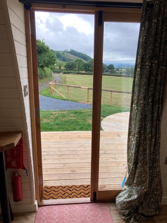 蒙哥马利 Delor - Bryntalch Glamping Pods酒店 外观 照片